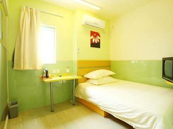Home Inn Shanghai Shibei Industrial Park Changzhong Road Metro Station เป่าซาน ภายนอก รูปภาพ